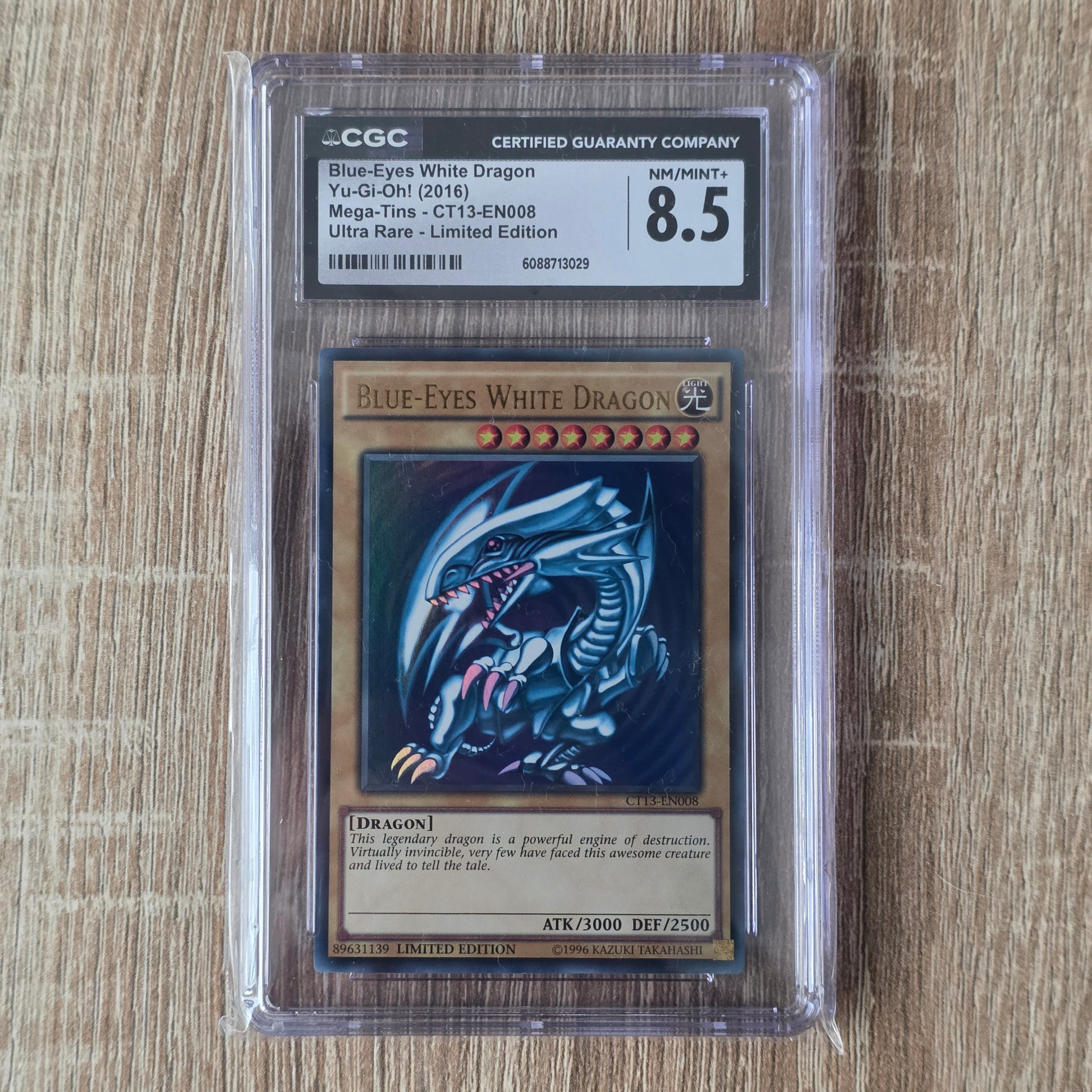 Yu-Gi-Oh! TCG Blue-Eyes White Dragon *Ultra Rare* CT13-EN008 (CCG 8.5)